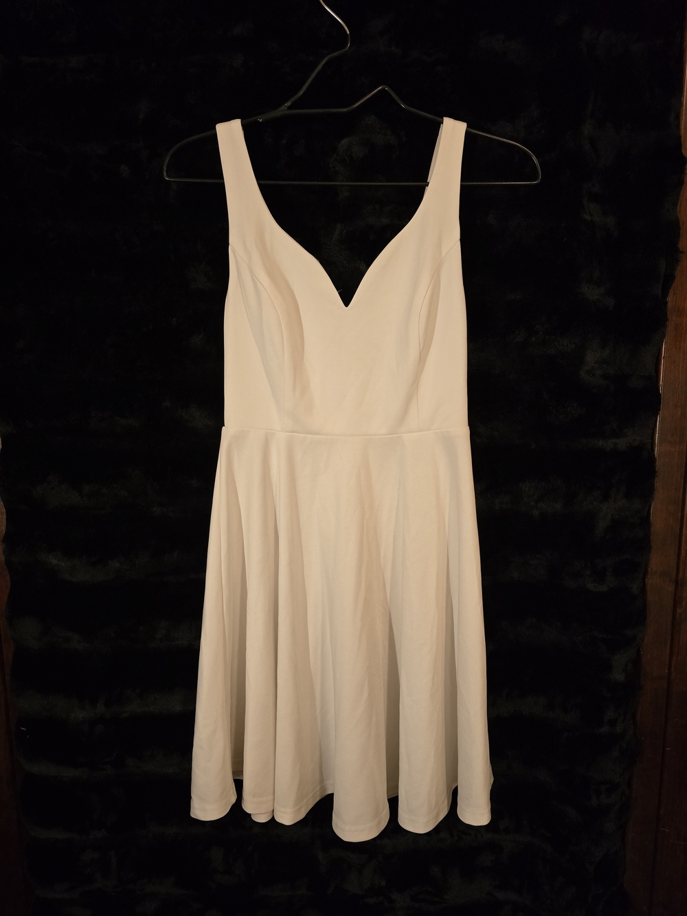 Women’s Simple White Dress